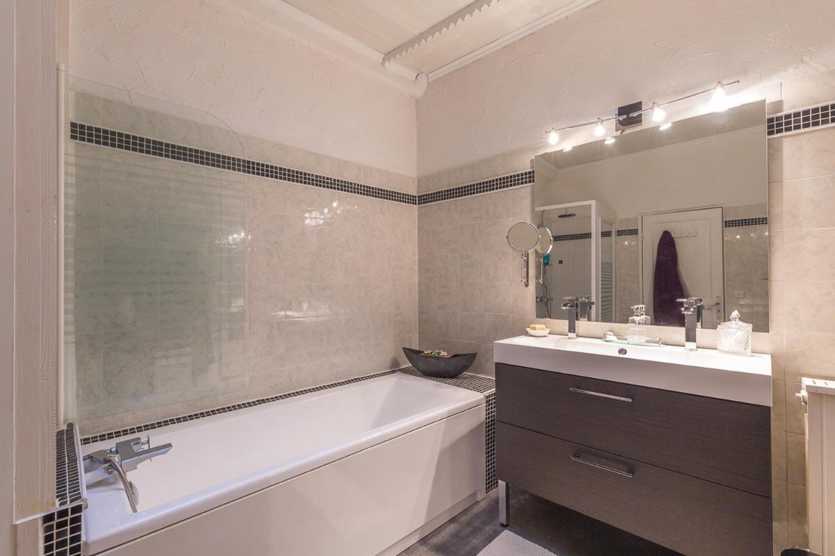 Le Logis De Lancelot Elegant Home City Center Sens Bagian luar foto