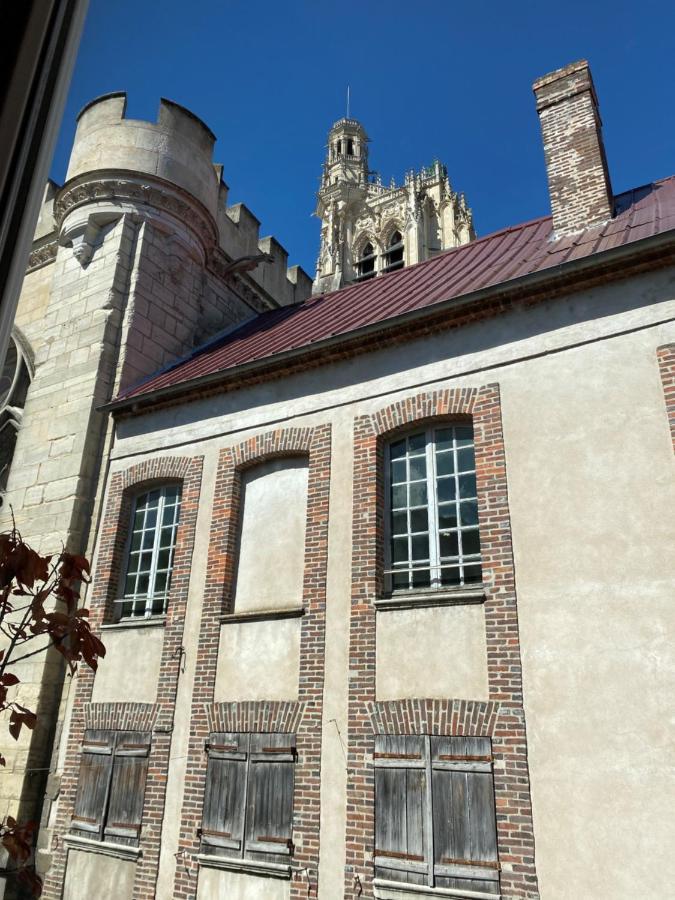 Le Logis De Lancelot Elegant Home City Center Sens Bagian luar foto
