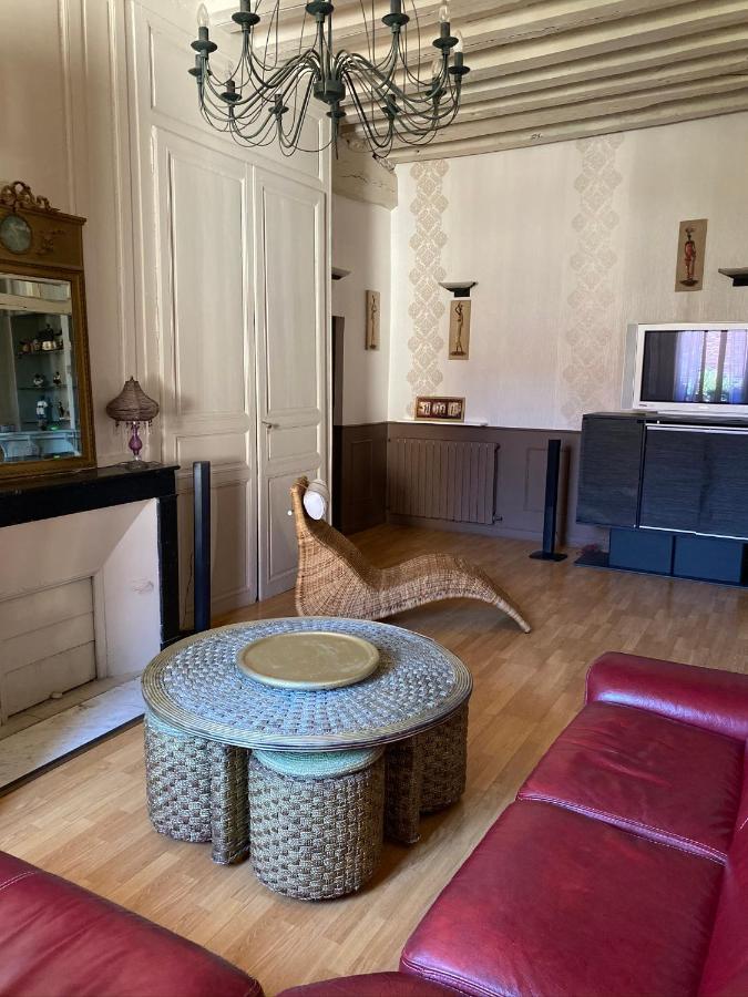 Le Logis De Lancelot Elegant Home City Center Sens Bagian luar foto